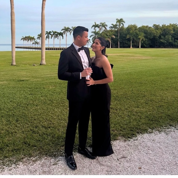 Sau Lee - Noah Gown in Black - Picture 4 of 4